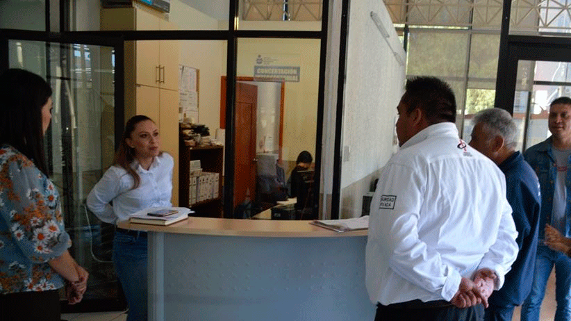 Continúa atención a usuarios en plazas comunitarias y coordinaciones regionales del IZEA