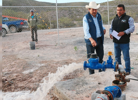 Entrega Gregorio Macías pozo de agua potable y ampliación de red eléctrica