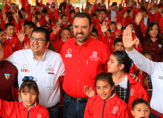 Gobernador Alejandro Tello cumple a Tepechitlán con entrega de obras y apoyos sociales