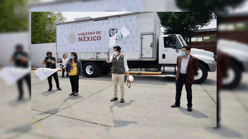 El director general del IMSS dio el banderazo de salida a un millón de piezas de protección personal para trabajadores de la salud.
