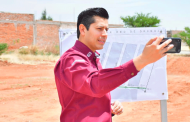 En el Fraccionamiento San Cosme entrega Julio César Chávez ampliación de red de alcantarillado