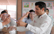 Entrega Julio César Chávez 50 protectores faciales  impresos en 3D en Hospital General del ISSSTE