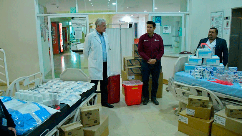 “Ustedes son los héroes”: Julio César Chávez a médicos del Hospital General de Zacatecas.   