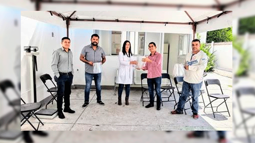 Dirigentes Priistas entregan apoyos sociales ante contingencia.