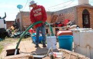 Abastecen de agua a colonias sin cobertura de JIAPAZ.