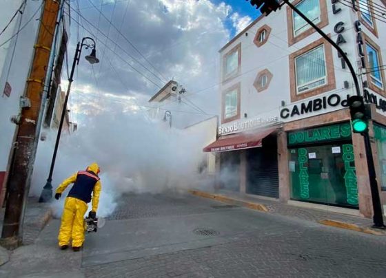 Para prevenir contagios de Covid-19 Sanitizan arterias principales en Guadalupe.