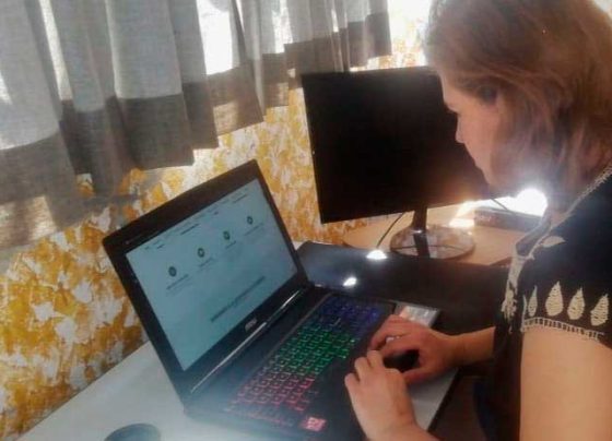 Programa emergente de Apoyos permite que artesanos continúen trabajo en sus talleres.