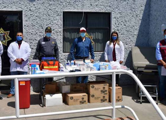 Entrega Julio César Chávez equipo médico