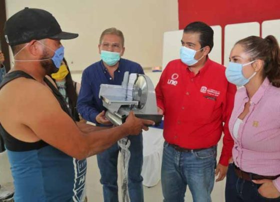 Se fortalecen pequeños comercios de Mezquital del Oro y Florencia de Benito Juárez