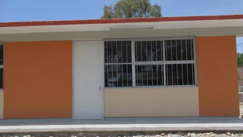 Mejora Tello espacios educativos y vialidades de Villa Garcia.