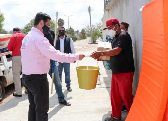 Inicia SEDIF con entrega de apoyos del Fonden para familias afectadas por lluvias