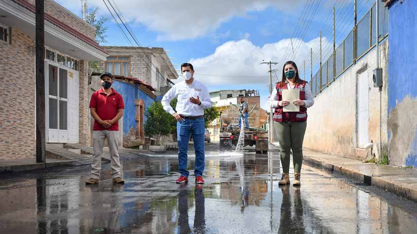 Entrega Julio César Chávez reencarpetamiento en calles de San Jerónimo