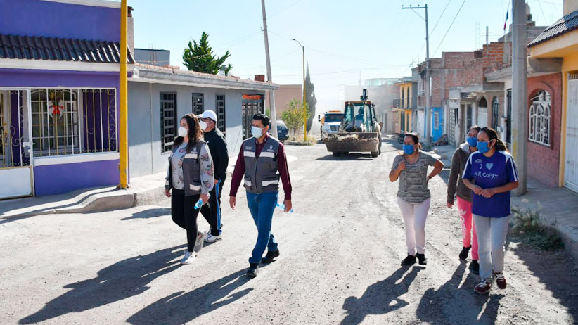 Unidades de Proximidad Social de Policía Estatal y Metropolitana entregaron dulces por el Día de Muertos