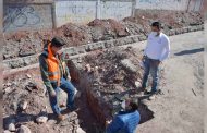 Supervisa Julio César Chávez construcción de red de drenaje y agua potable en La Piedrera