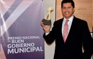 Recibe Julio César Chávez Premio Nacional a la Mejor Gestión Integral 2020 