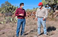 A mejorar el abasto de agua potable en la comunidad  se compromete Julio César Chávez con vecinos de El Pescado