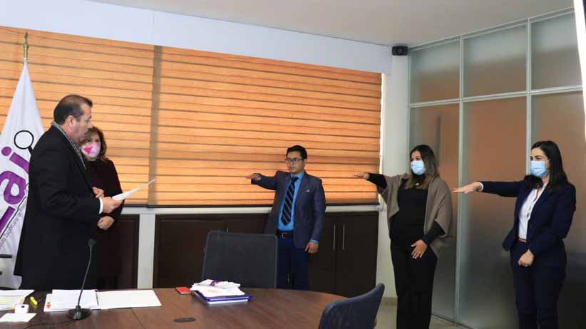 Rinden protesta nuevos directores del IZAI