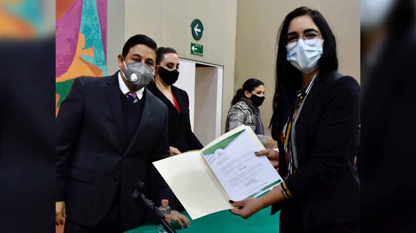 Entrega Jorge Miranda 60 bases laborales a trabajadores de la Sefin a nombre del Gobernador