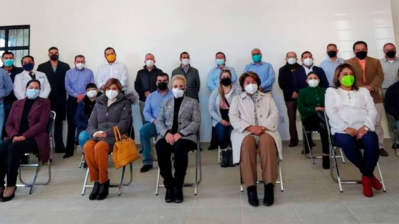 Hagamos de la Sefin un orgullo y una institución sólida: Miranda Castro a graduados de posgrado