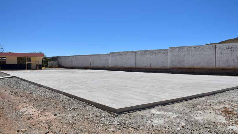 Construye Ayuntamiento de Guadalupe en primaria de Ojo de Agua de la Palma
