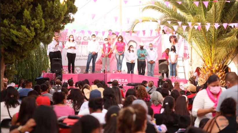 Reconocen a Claudia Anaya por las obras que llevó al semidesierto