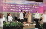 Recibe Fabiola Torres Rodríguez reconocimiento del Colegio Nacional del Notariado Mexicano