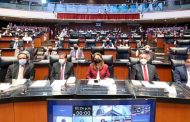 Acude David Monreal al homenaje a Ramón López Velarde en el Senado 
