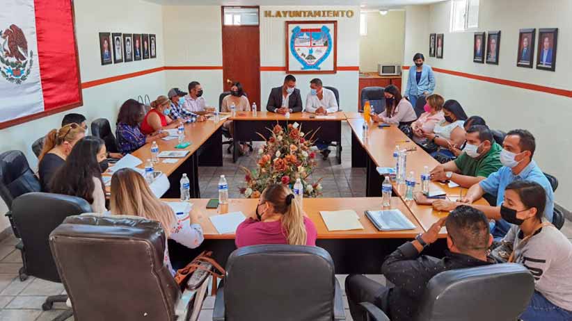 Busca Monreal con Grupos Parlamentarios aprobar de inmediato revocación de mandato