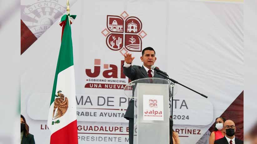 Rinde protesta como nuevo Alcalde de Jalpa Noe Guadalupe Esparza Martínez