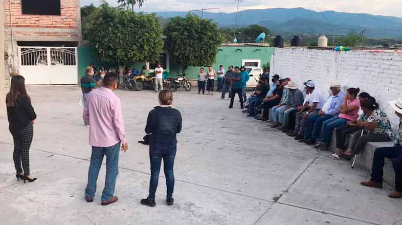 Noé Esparza asiste a segundo juego de final de beisbol