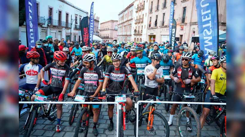 Con banderazo de salida, respalda Jorge Miranda Castro Maratón de Ciclismo