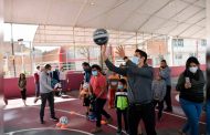 Entrega Julio César Chávez cancha rehabilitada en la Francisco Villa