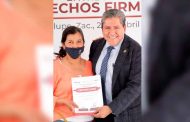 Cumple Gobernador David Monreal al pueblo de Guadalupe con apoyos de techos firmes y calentadores solares