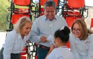Dotará Gobernador David Monreal Ávila de uniformes escolares a estudiantes de primarias públicas de todo Zacatecas