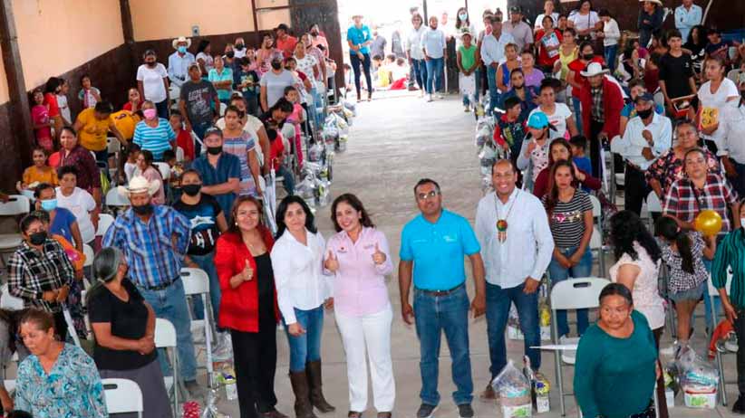 Familias de Concepción del Oro reciben apoyos del Gobierno de Zacatecas 