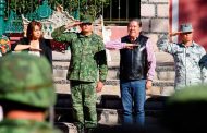 Encabeza Gobernador David Monreal honores a la Bandera en Jiménez del Teul