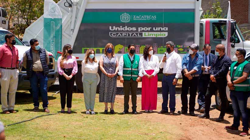 Entrega presidente Jorge Miranda tres nuevos camiones de recolección de basura para mejora del servicio