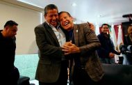 Recibe Gobernador David Monreal a la leyenda del boxeo mexicano Julio César Chávez