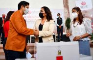 Participa Julio César Chávez en arranque de colecta de la Cruz Roja