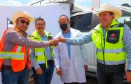 Fortalece Gobernador David Monreal la atención a la salud de Monte Escobedo; entrega vehículo para brigadas médicas