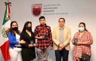 Entrega Gobierno de la transformación pasaporte americano a hijos de zacatecanos