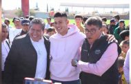Inaugura Gobernador David Monreal cancha del magisterio de Fresnillo
