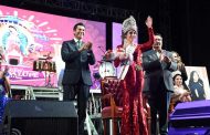 Corona Julio César Chávez a Nataly I como reina de la Feria de la Virgen de Guadalupe 2022