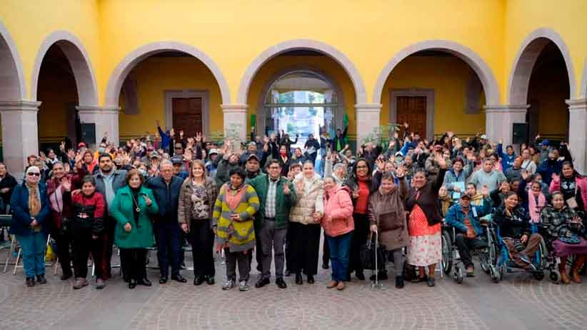 Encabeza Jorge Miranda la entrega de apoyos económicos del Programa “Incluyendo con amor”
