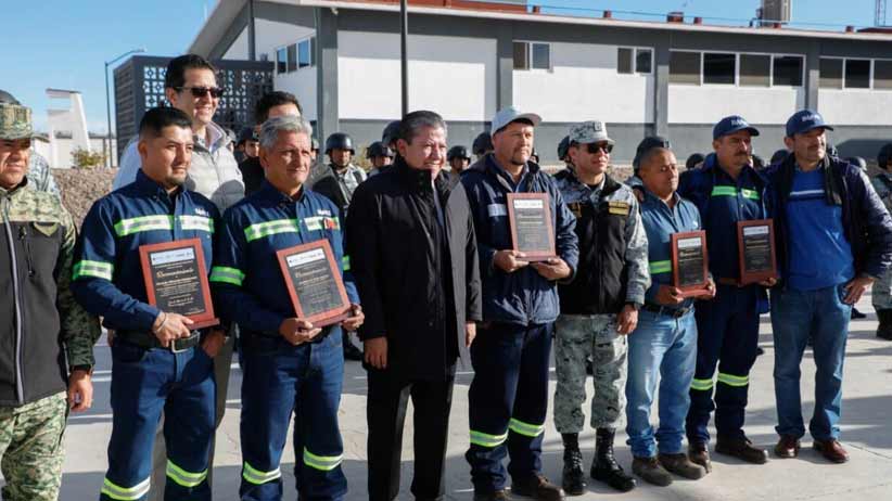 Reconoce Gobernador David Monreal a trabajadores de la Jiapaz que auxiliaron a damnificados de Guerrero por Huracán Otis