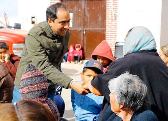 Favorece Pepe Saldívar a más de 3 mil familias con apoyos invernales