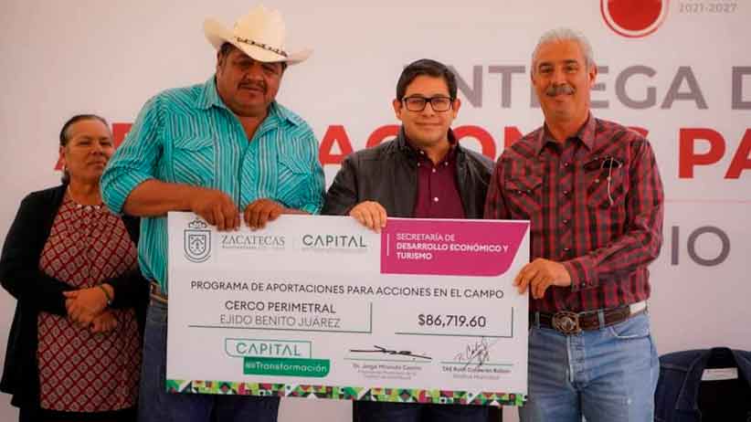 Beneficia Jorge Miranda a productores con la entrega de apoyos de aportaciones para acciones del campo