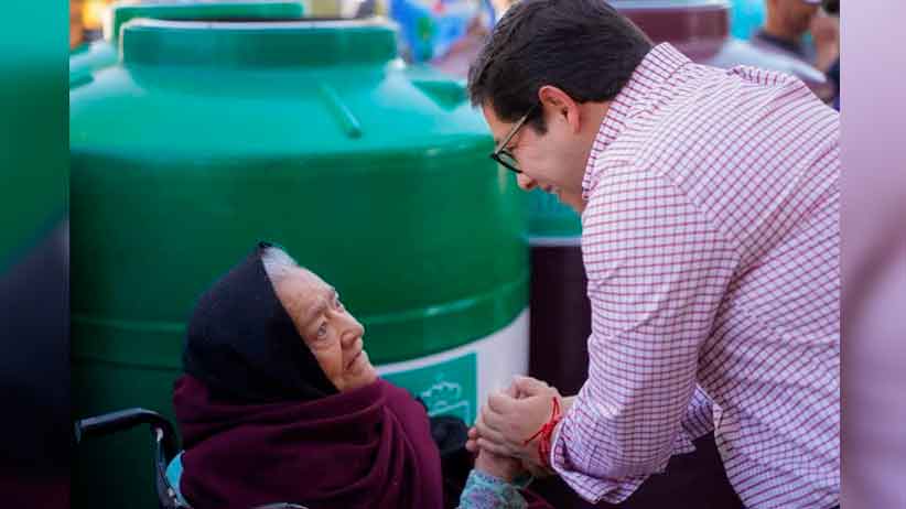 Entrega Jorge Miranda apoyos para el mejoramiento a la vivienda