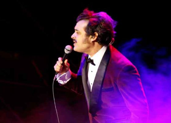 Enjambre: profetas en su tierra, en una gran Noche de Salón