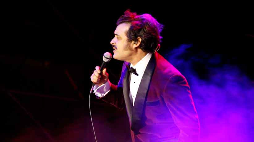 Enjambre: profetas en su tierra, en una gran Noche de Salón